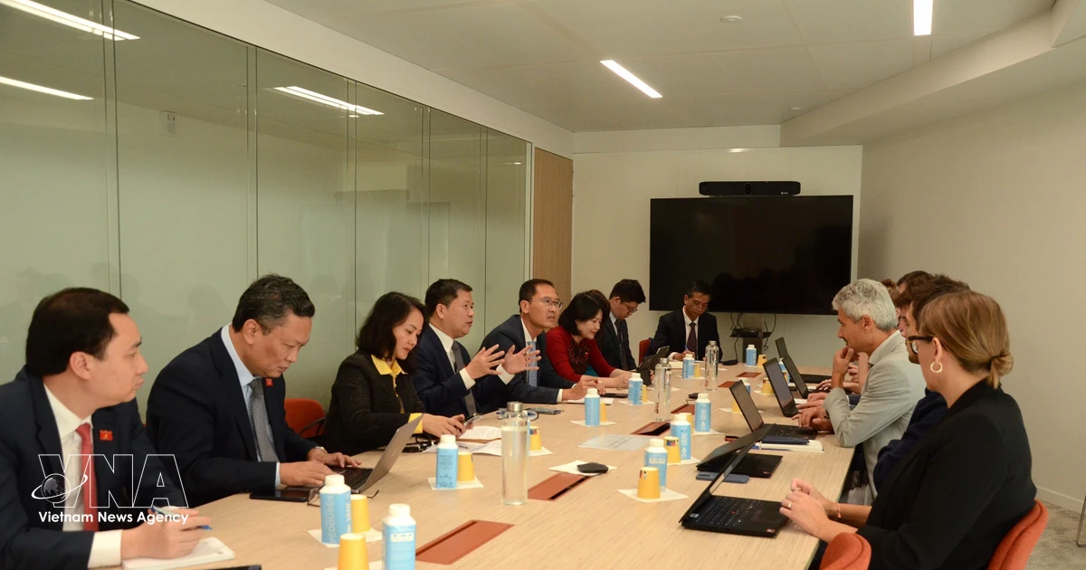 Vietnam, France share experience in developing cultural industries