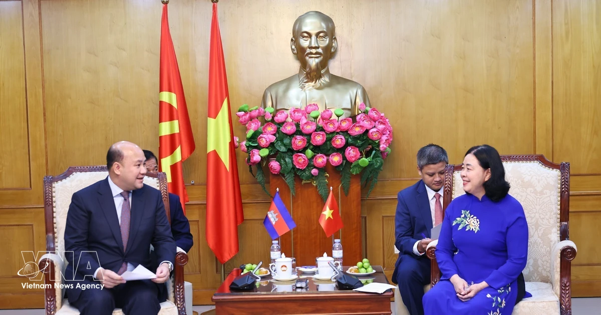 Vietnam, Cambodia step up youth exchanges to strengthen traditional friendship