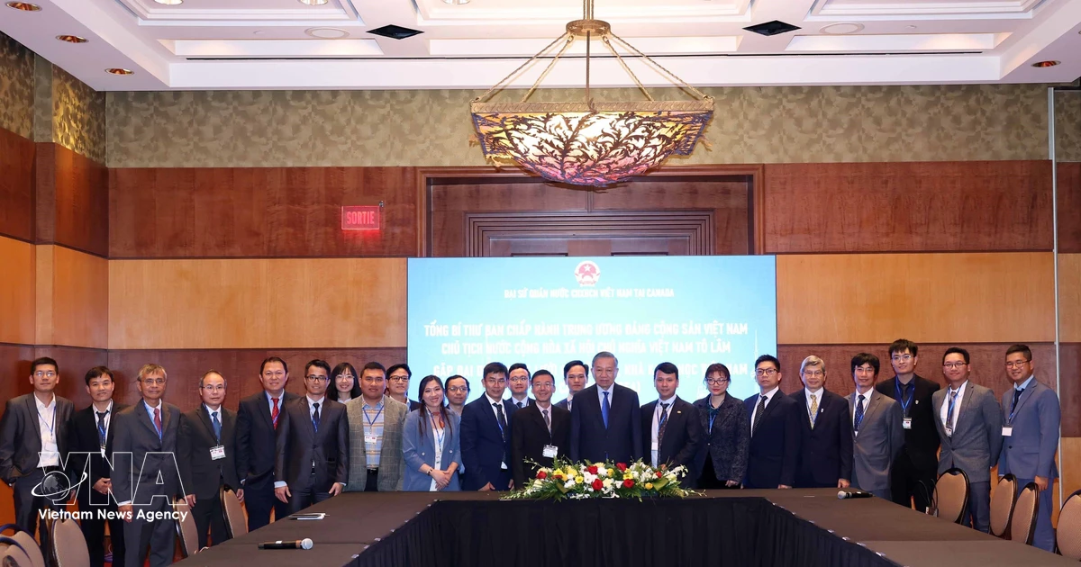 Top leader calls for greater contribution from Vietnamese experts in Canada
