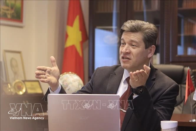Vietnam’s four strategic shifts timely amid global uncertainties: Russian scholar