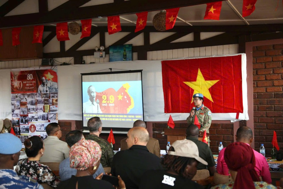 The ceremony to mark the 80th anniversary of the August Revolution and National Day is organised by the Vietnamese peacekeepers in the Central African Republic on September 2 morning. On foreign soil, the event becomes a bridge to promote the image of a heroic, humanistic and responsible Vietnam among international friends. (Photo: VietnamPlus)