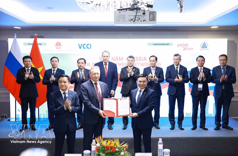 vnanet-potal-thu-tuong-le-minh-hung-du-chuong-trinh-ket-noi-thuong-mai-va-dau-tu-viet-nam-lien-bang-nga-8833148.jpg