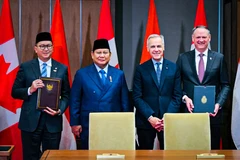 President Prabowo Subianto and Prime Minister of Canada Mark Carney witness the signing of Memorandum of Understanding between Indonesia and Canada, at the West Block, Parliament Hill, Ottawa, Canada, on Wednesday (09/24). (Photo: BPMI of Presidential Secretariat)