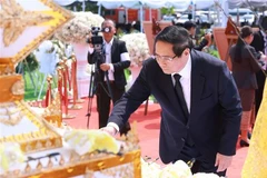 Vietnamese PM attends memorial service for former Lao leader