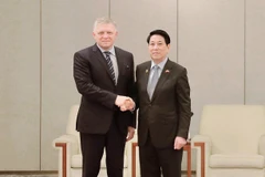 State President Luong Cuong (L) meets with Slovak Prime Minister Robert Fico on September 3. (Photo: VNA) 