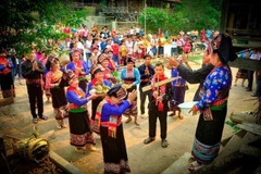 Northwestern ethnic culture highlighted at Ban Flower Festival