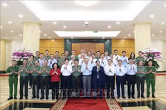 Politburo reviews preparations for 8th Congress of Central Public Security Party Committee