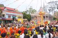 Khmer people celebrate Chol Chnam Thmay festival