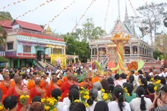 Khmer people celebrate Chol Chnam Thmay festival