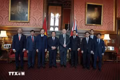 Finance minister pushes for London tie-up to build int’l financial centre