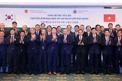 Party General Secretary To Lam and a high-ranking Vietnamese delegation meet with leaders, chairpersons and CEOs of major Korean conglomerates in Seoul on August 12. (Photo: VNA)