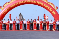 PM pushes for infrastructure development, substandard housing elimination in Binh Dinh