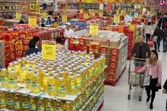 Made-in-Vietnam products are increasingly dominating supermarket shelves. (Photo: VNA)