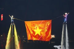 Dong Nai River hosts first multi-layered light flyboard spectacle