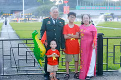 Tourism boom fuels spending rise