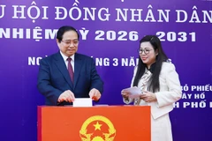 PM votes in Hanoi as nationwide election underway