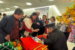 A calligraphy booth arranged at the Homeland Spring programme in Washington D.C. (Photo: VNA)