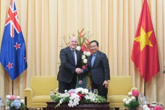 Chairman of the Ho Chi Minh City People’s Committee Nguyen Van Duoc (R) meets with New Zealand Prime Minister Christopher Luxon on February 28. (Photo: VNA)