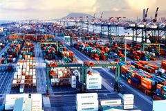Vietnam records 20.5 billion USD trade surplus in 11 months