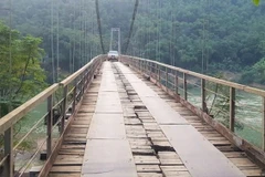 Many bridges have deteriorated, failing to meet technical requirements. (Photo: baochinhphu.vn)