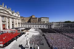 Thousands gather in St. Peter's Square for Pope Francis's funeral. (Photo: AA/VNA)