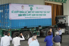 The first batch of low-carbon footprint rice is exported to Japan on June 5. (Photo: VNA)
