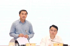 Deputy Minister of Health Tran Van Thuan speaks at the Government’s regular April meeting on May 6. (Photo: VNA)