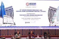 At 12th ASEAN Finance Ministers' and Central Bank Governors' Meeting (AFMGM) in Kuala Lumpur (Photo: VNA)