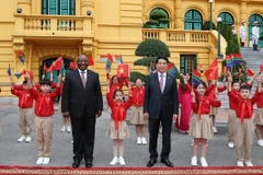 State President Luong Cuong holds talks with South African leader