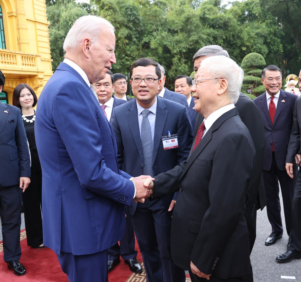 General Secretary Nguyen Phu Trong welcomes US President Joe Biden on a state visit to Vietnam in Hanoi, on September 10, 2023. (Photo: VNA)