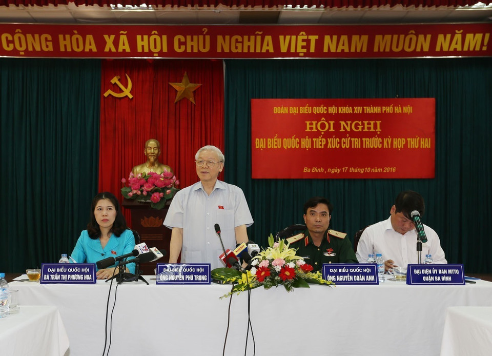 General Secretary Nguyen Phu Trong speaks at a meeting with voters in Hanoi’s Ba Dinh district, before the second session of the 14th National Assembly, on October 17, 2016. (Photo: VNA)