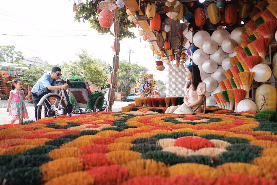 Thuy Xuan village is known for its long-time traditional incense-making craft in Hue. (Photo: VNA)