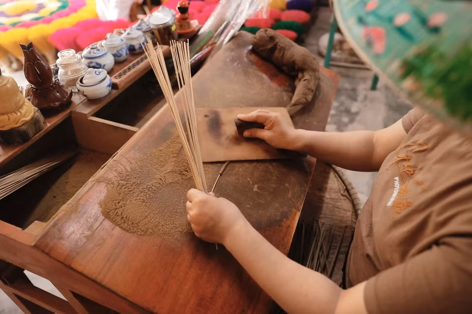 Visitors can explore and experience the manual incense-making process, and learn more about the craft and lives of the local residents. (Photo: VNA)