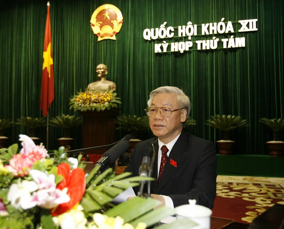 National Assembly Chairman Nguyen Phu Trong delivers the closing speech at the 8th session of the 12th National Assembly in Hanoi, on November 26, 2010. (Photo: VNA)