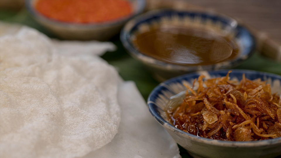 Banh dap offers a memorable taste for every visitor (Photo: Vietnam Pictorial)