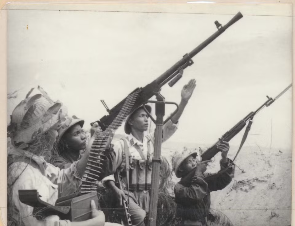 The Quang Ninh self-defense team engages in combat, shooting down American aircraft on August 5, 1964. Photo: Provided by the Vietnamese People's Navy