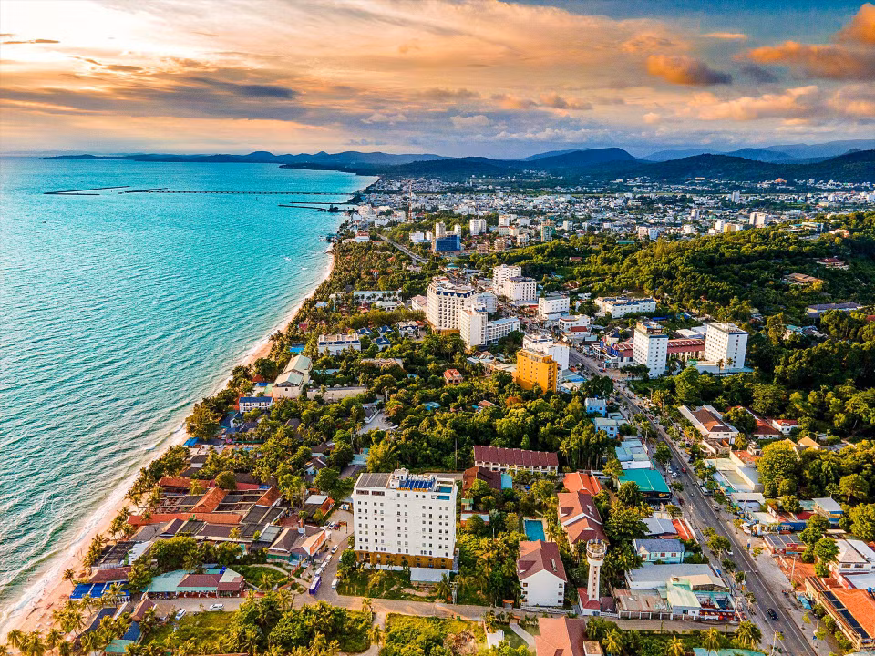 A view of Phu Quoc island city from above. (Photo: VNP/VNA)