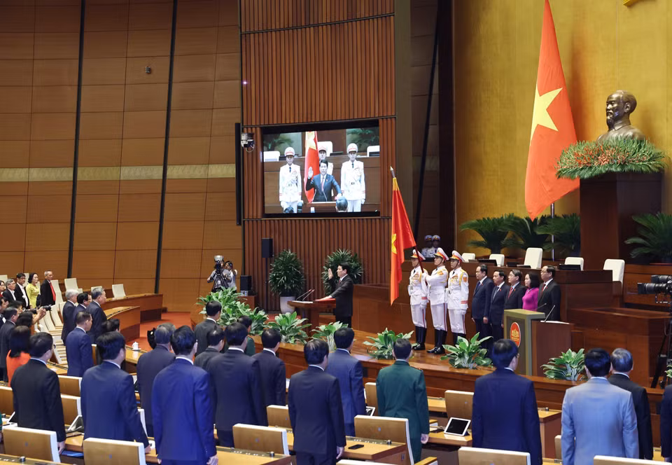 State President Luong Cuong takes the oath in front of the National Assembly and people nationwide on October 21. (Photo: VNA)