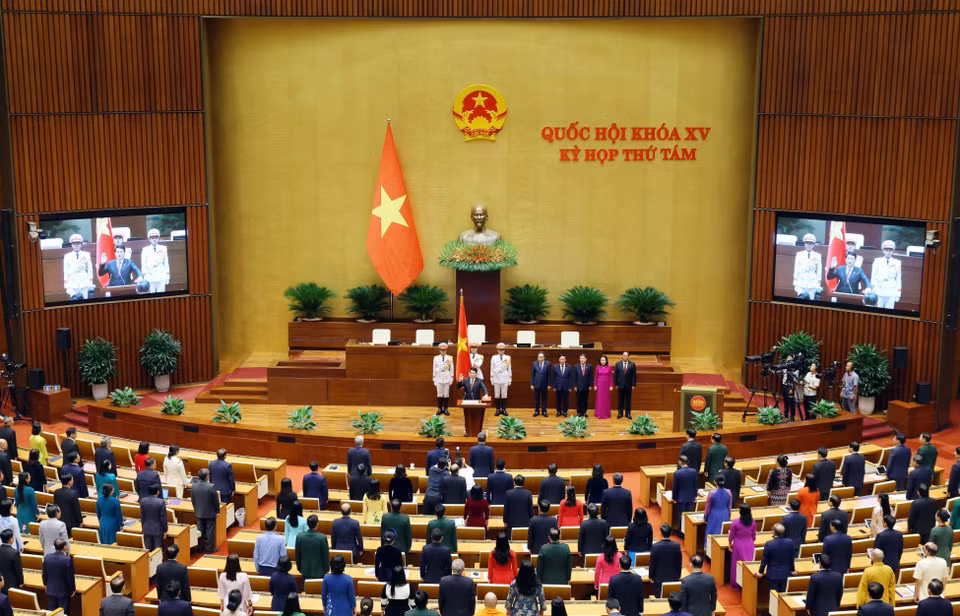 State President Luong Cuong takes the oath in front of the National Assembly and people nationwide on October 21. (Photo: VNA)