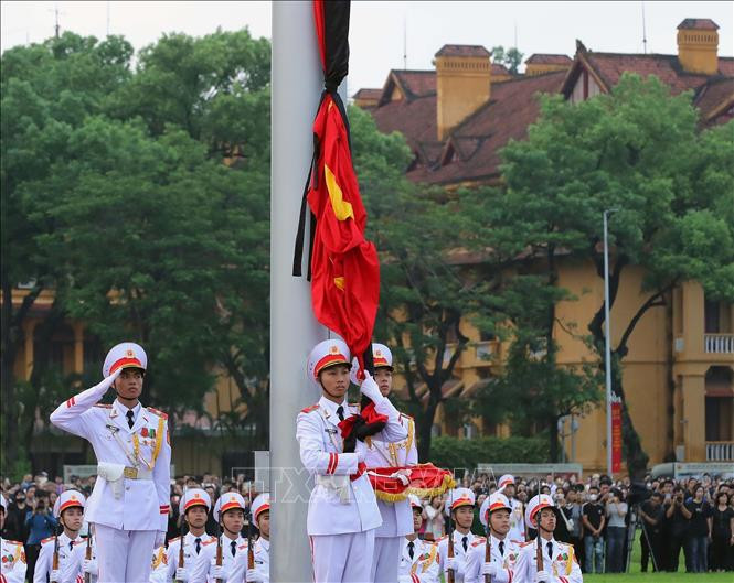 Flag at half-mast for national mourning of Party General Secretary Nguyen Phu Trong at Ba Dinh Square in Hanoi, July 25. (Photo: VNA)