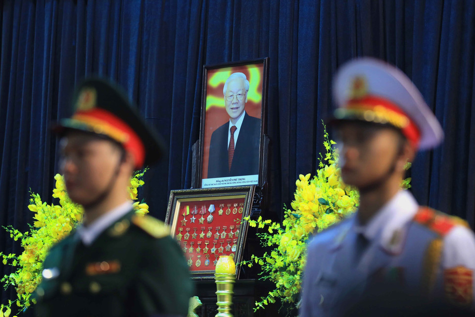 The casket of General Secretary Nguyen Phu Trong is placed at the National Funeral Hall, No. 5 Tran Thanh Tong, Hanoi. Photo: VNA