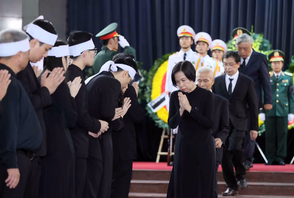 The VNA delegation expresses condolences to the family of General Secretary Nguyen Phu Trong. Photo: VNA