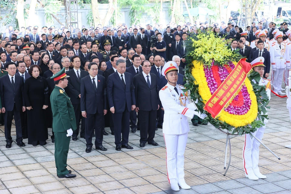 The delegation of the Central Committee of the Communist Party of Vietnam, led by Politburo Member and President To Lam prepares to pay respects to General Secretary Nguyen Phu Trong. Photo: VNA