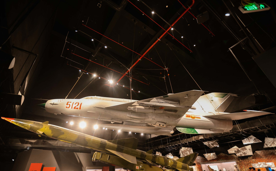The MiG-21 aircraft number 5121, a national treasure, is displayed at a prominent place. (Photo: VNA)