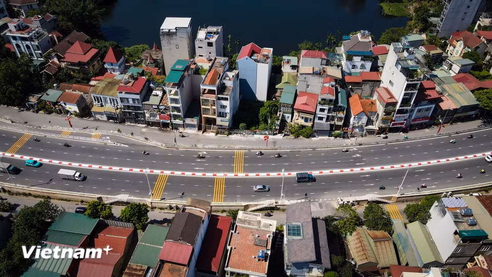 This critical transportation project alleviates congestion and improves access between the city centre and the Noi Bai International Airport, benefiting political and diplomatic activities. (Photo: Hoai Nam/Vietnam+)