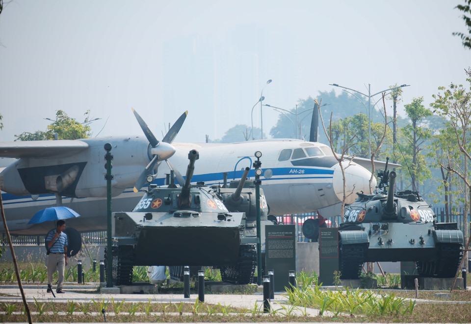 The outdoor exhibition space offers a unique experience for visitors. (Photo: VNA)
