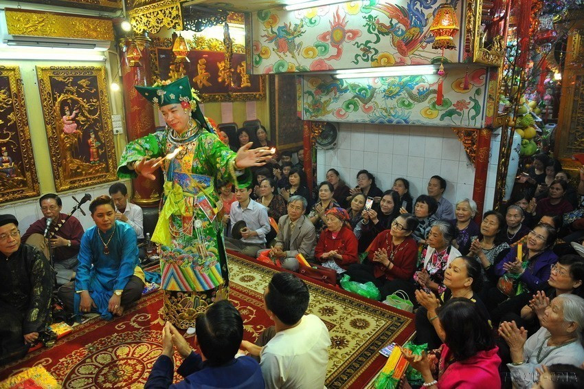 "Practices Related to the Viet Beliefs in the Mother Goddesses in Three Realms" was officially added to UNESCO’s intangible cultural heritage of humanity list in 2016. (Photo: VNA)