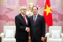 Vice Chairman of the National Assembly (NA) Tran Quang Phuong (right) and Pedro Vazquez Gonzalez, Politburo member of the Mexican Labour Party and Chairman of the Foreign Affairs Committee of the Chamber of Deputies of Mexico. (Photo: VNA)