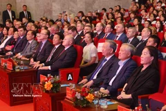 Party General Secretary To Lam at the art programme (Photo: VNA)