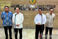 Indonesian Minister of Agriculture (Mentan) Andi Amran Sulaiman (second right), Minister of Investment and Downstreaming and CEO of Danantara Rosan Perkasa Roeslani (second left), Deputy Minister of Agriculture Sudaryono (left), Deputy Head of the State-Owned Enterprises Regulatory Agency (BP BUMN) Aminuddin Ma'ruf at a press conference in Jakarta. (Photo: Antara)